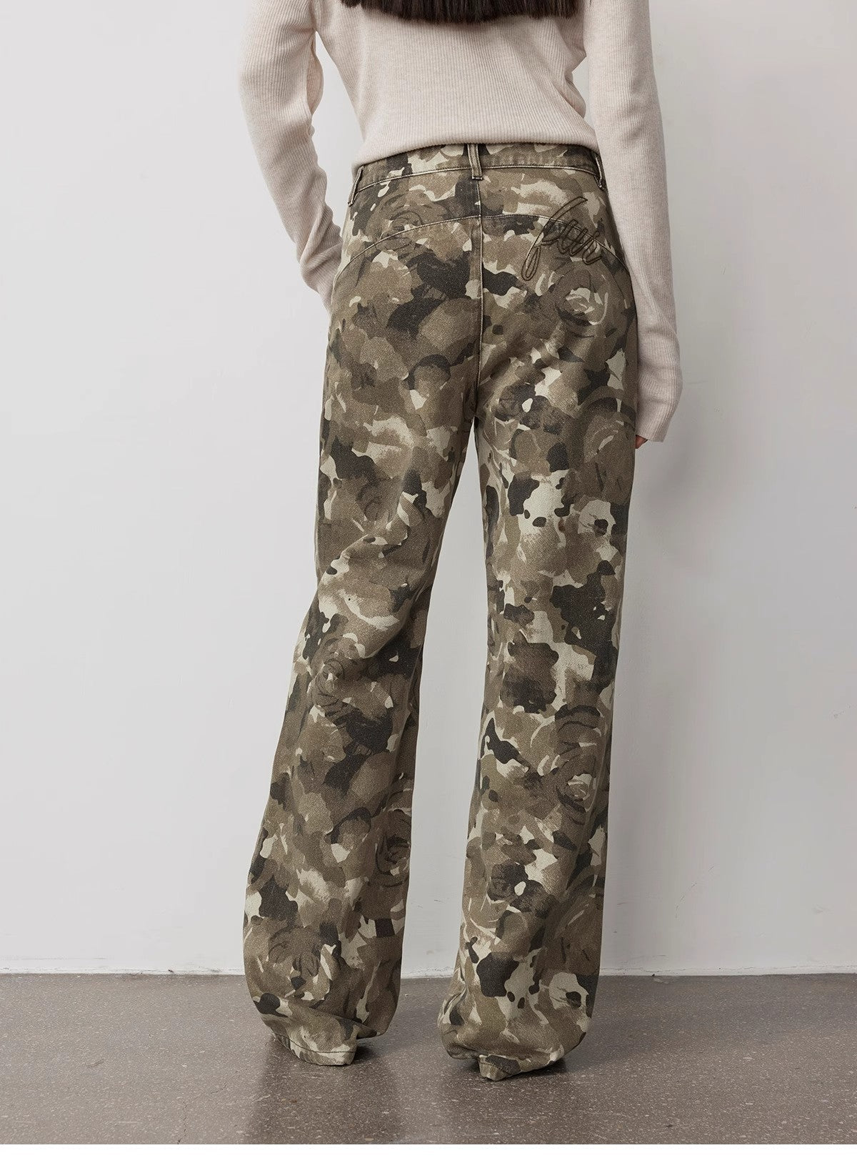 Camouflage Print Washed Loose Straight-Leg Denim Jean